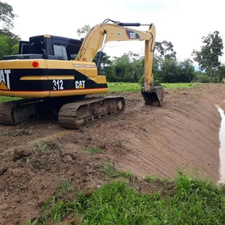 Alquiler de Retroexcavadora